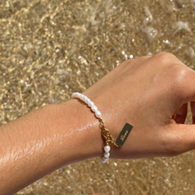 Load image into Gallery viewer, Freshwater pearl bracelet

