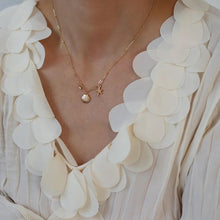 Load image into Gallery viewer, Seashell &amp; Starfish Necklace (1pc)
