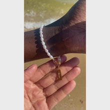Load and play video in Gallery viewer, Freshwater pearl bracelet
