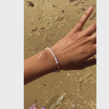 Load and play video in Gallery viewer, Freshwater pearl bracelet
